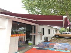 冬（dōng）天應用伸縮雨棚時什麽常見問題？
